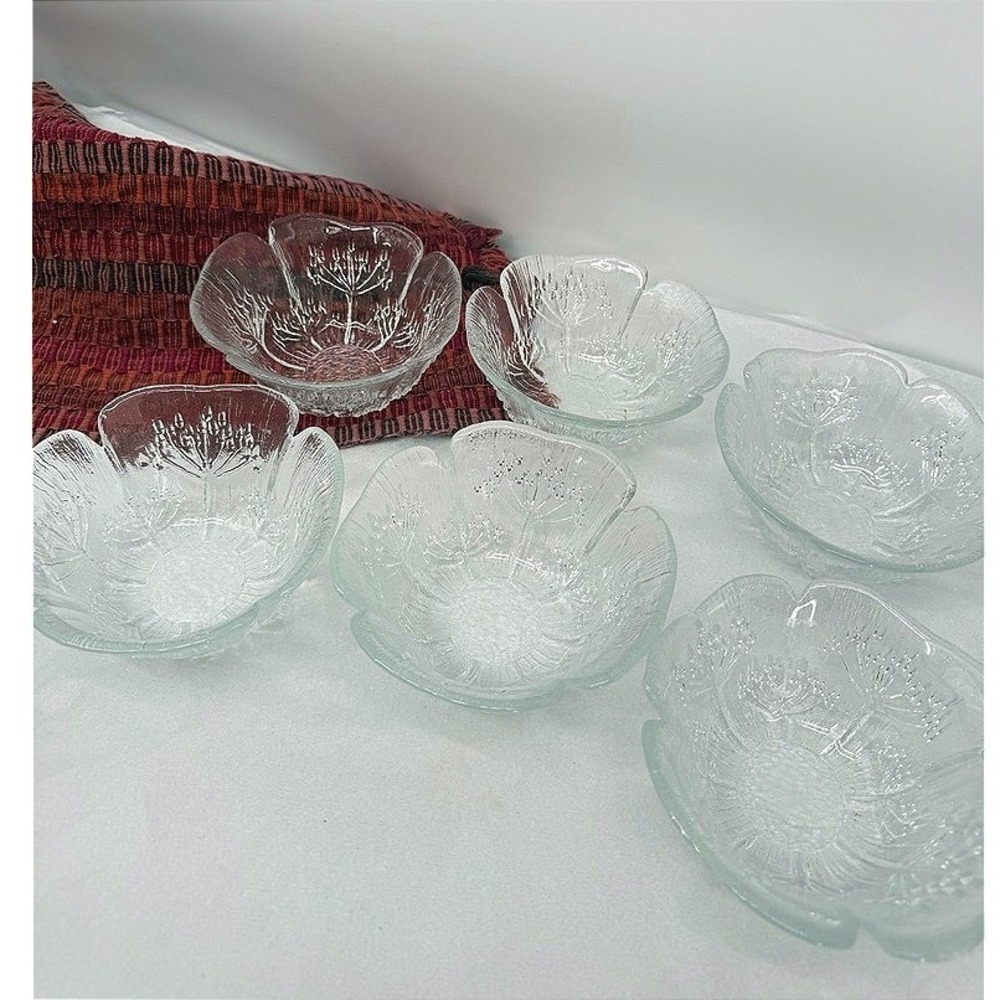 Cow Parsley Petal Shaped Scalloped Glass Serving Bowls Textured MCM 6pc Small